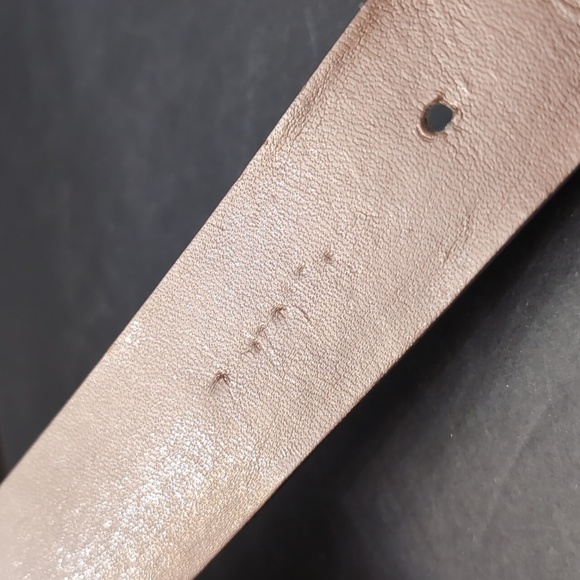 NWT,Levi's Brown/ White Floral Reversible Belt with Metallic Gold Buckle,XL. - Picture 8 of 12